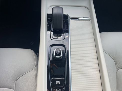 Certified 2024 Volvo XC60 B5 Core w/ Climate Package image 36