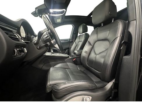 Used 2019 Porsche Macan S image 11