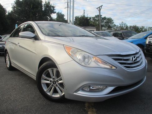 Used 2013 Hyundai Sonata GLS w/ Popular Equipment Pkg image 2