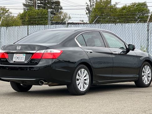 Used 2015 Honda Accord EX image 3