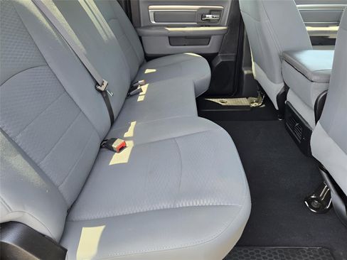Used 2020 RAM 1500 Classic SLT RWD image 29