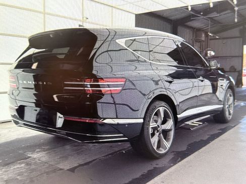 Used 2025 Genesis GV80 3.5T Prestige image 2