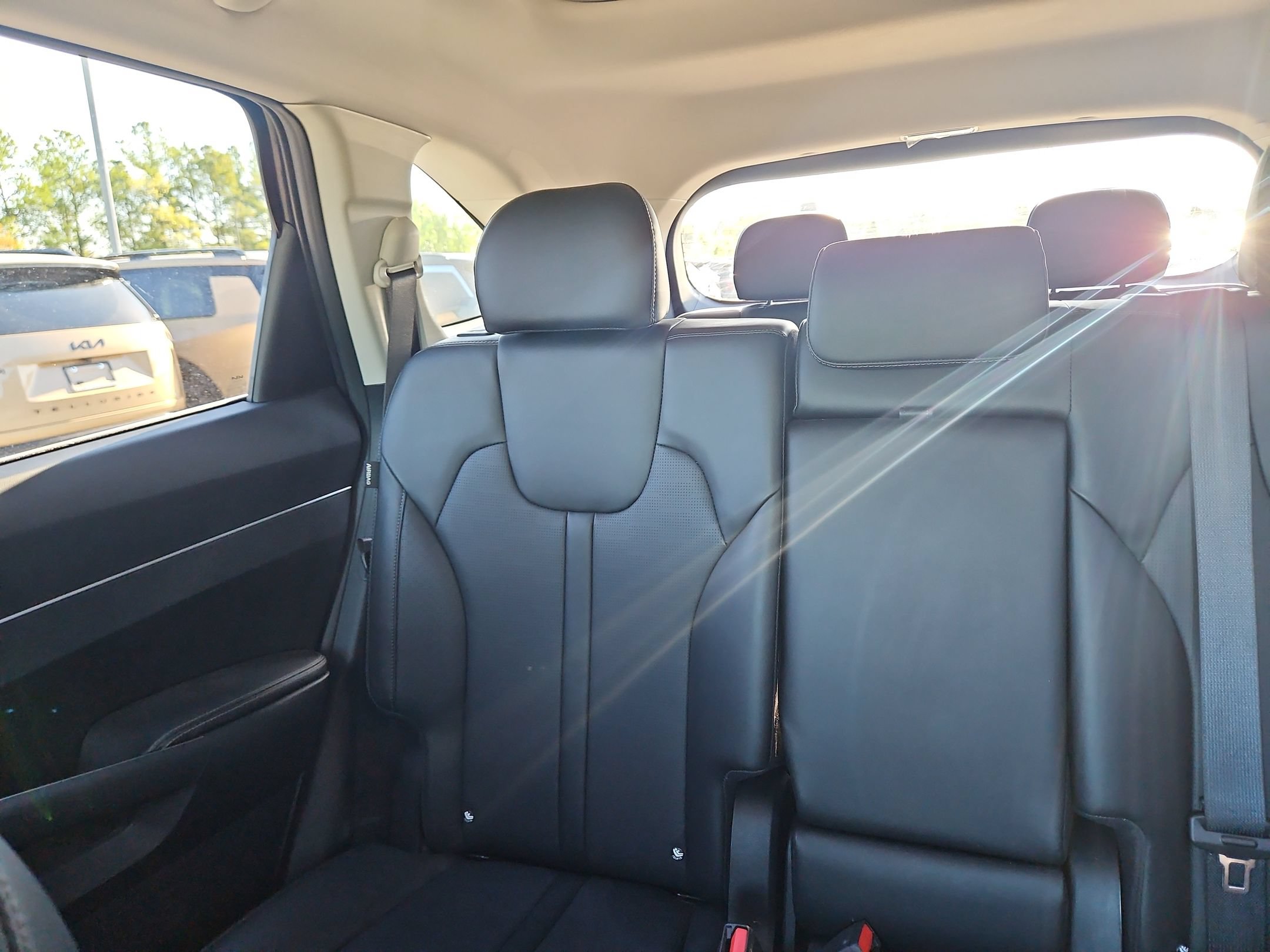 Used 2025 Kia Sorento S w/ Panoramic Sunroof Package FWD image 12