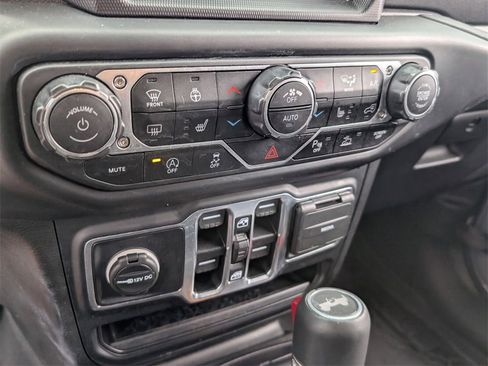 Certified 2022 Jeep Wrangler Unlimited Sahara image 22