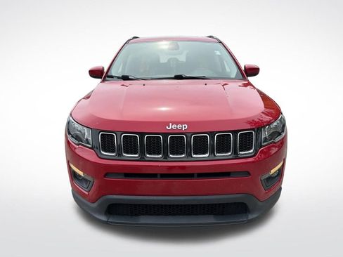 Used 2017 Jeep Compass Latitude w/ Popular Equipment Group FWD image 3