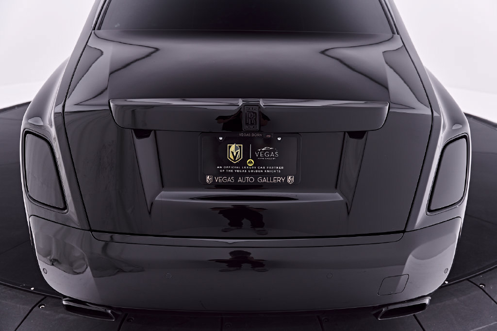 Used 2024 Rolls-Royce Phantom Sedan w/ The Phantom Package RWD image 26