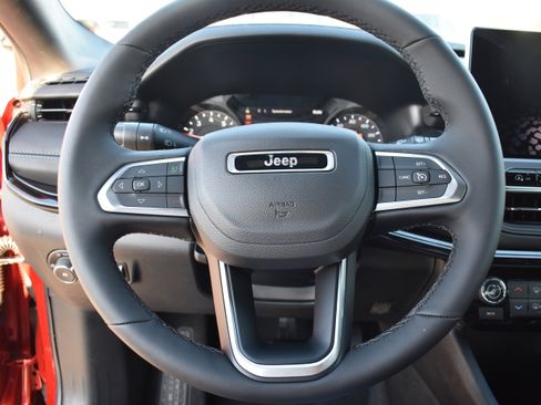 New 2026 Jeep Compass Latitude image 13