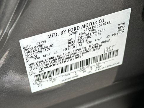 Used 2025 Ford Explorer ST-Line AWD/4WD image 25