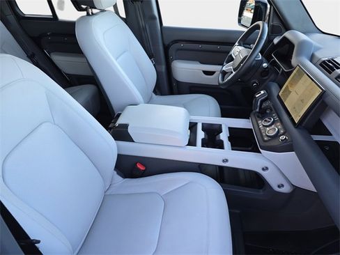 Used 2025 Land Rover Defender 110 S image 10