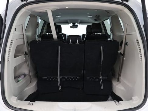 Used 2023 Chrysler Pacifica Touring-L FWD image 35