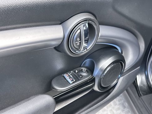 Certified 2024 MINI Cooper SE image 15