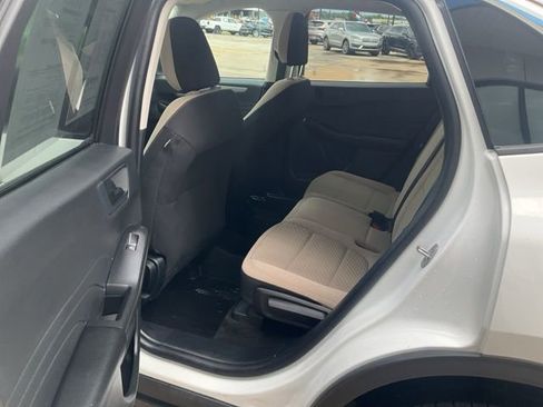 Used 2022 Ford Escape SE image 22