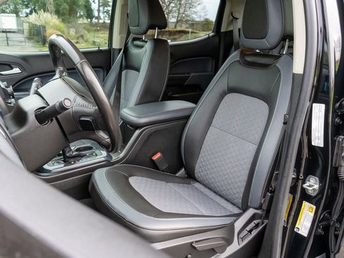 Used 2020 Chevrolet Colorado Z71 AWD/4WD image 4