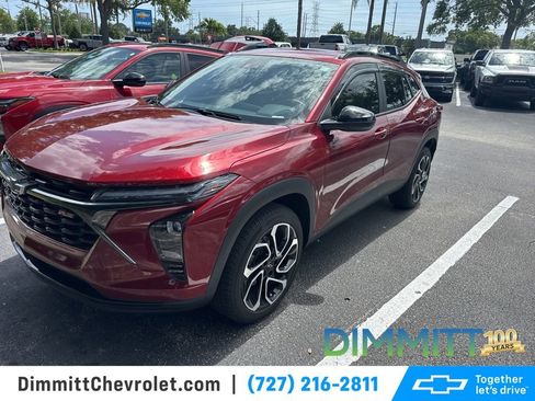 Used 2024 Chevrolet Trax RS FWD image 1