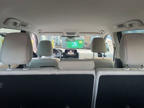 New 2025 Nissan Pathfinder SV image 32