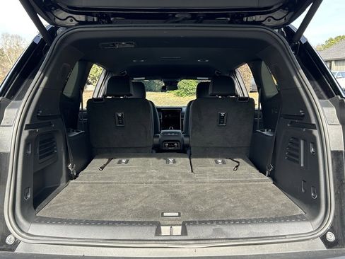 Used 2024 GMC Acadia Elevation image 43