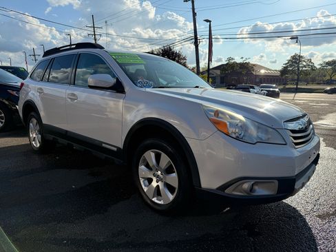 Used 2012 Subaru Outback 2.5i Limited w/ Moonroof Pkg image 9