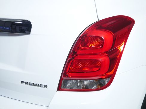 Used 2020 Chevrolet Trax Premier image 17