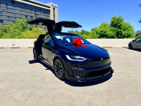 Used 2024 Tesla Model X AWD/4WD image 9