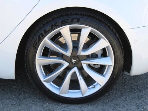 Used 2020 Tesla Model 3 Long Range AWD/4WD image 8