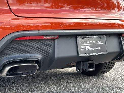 Certified 2025 Porsche Macan AWD/4WD image 25