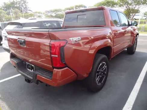 Used 2025 Toyota Tacoma TRD Sport w/ TRD Sport Premium Package image 5