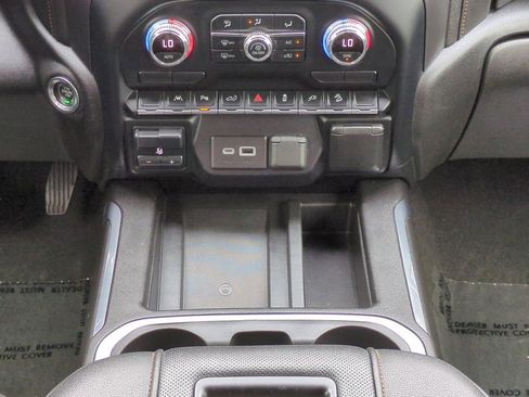 Used 2022 GMC Sierra 1500 AT4 w/ AT4 Premium Package image 21