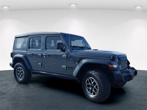 Used 2023 Jeep Wrangler Sport image 4