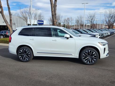 New 2026 Volvo XC90 B5 Plus w/ Protection Package image 2