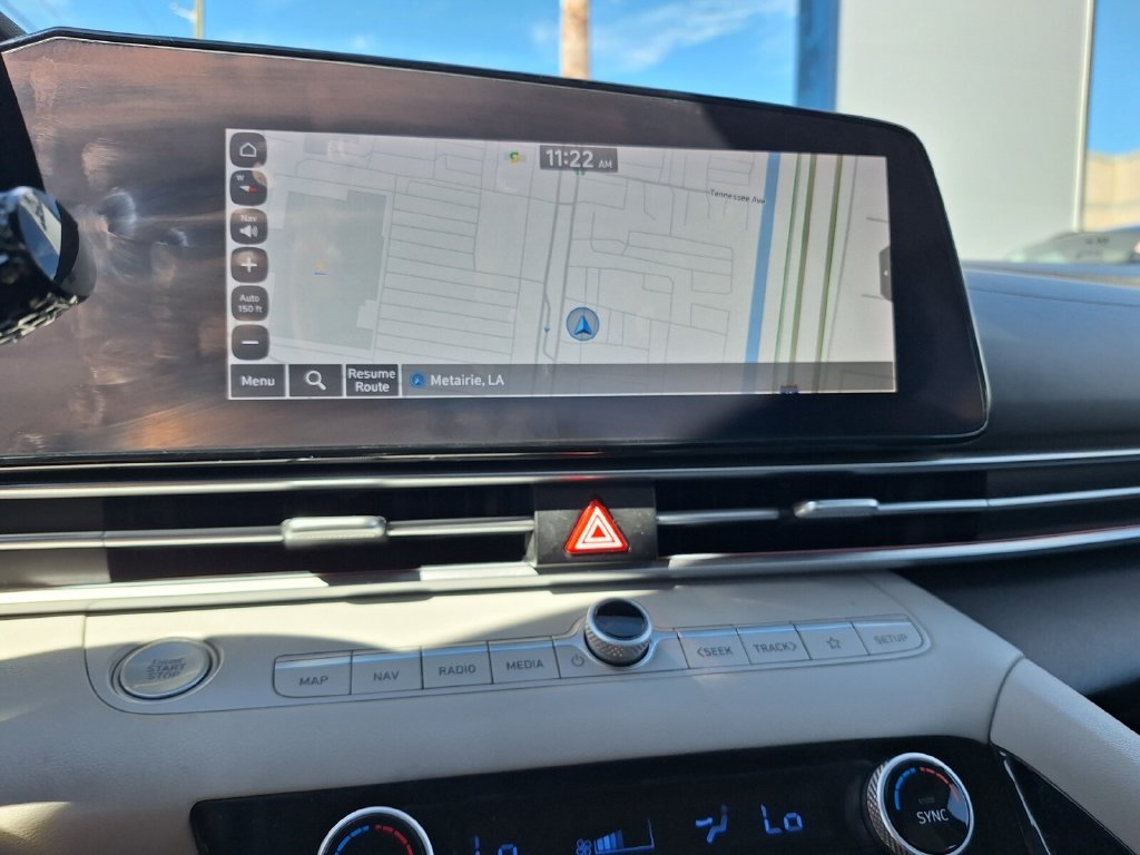 Used 2024 Hyundai Elantra Limited FWD image 21