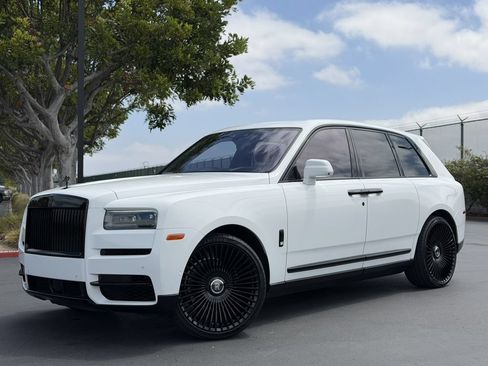 Used 2021 Rolls-Royce Cullinan AWD/4WD image 4