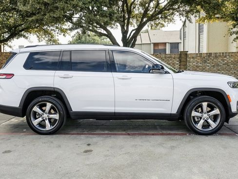 Used 2021 Jeep Grand Cherokee L Limited w/ Luxury Tech Group II image 15