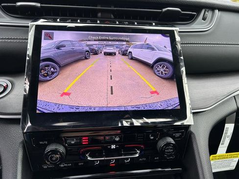 New 2025 Jeep Grand Cherokee Limited w/ Black Appearance Package image 13