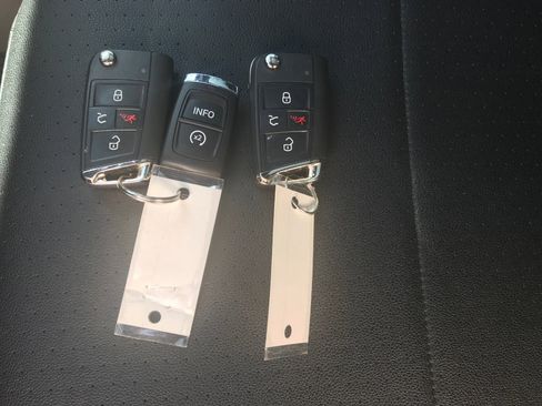 Used 2021 Volkswagen Tiguan SE R-Line image 29