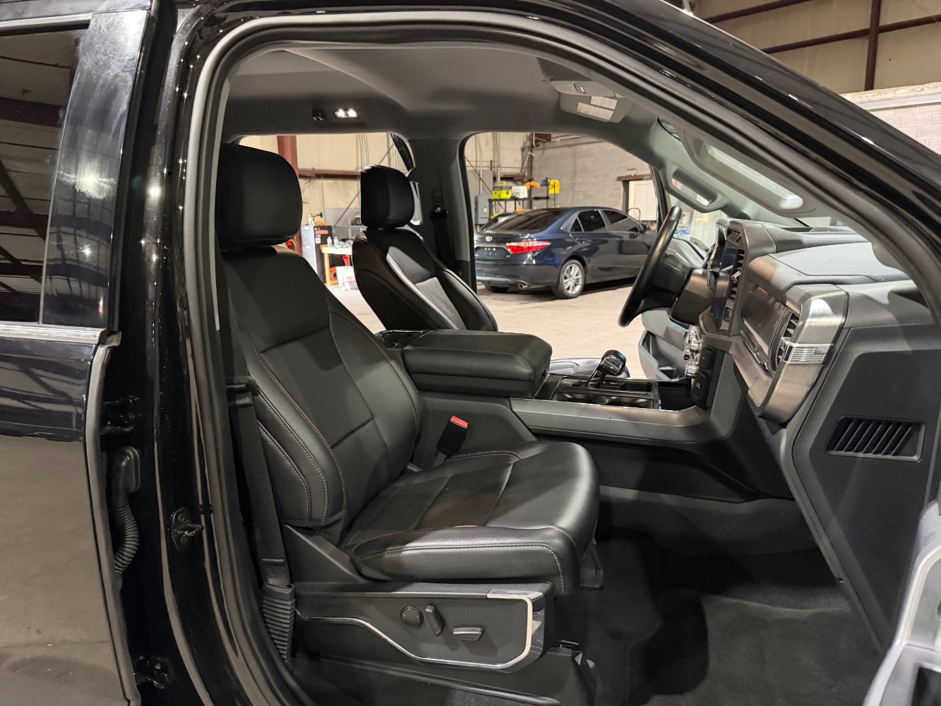 Used 2023 Ford F150 Lariat RWD image 27