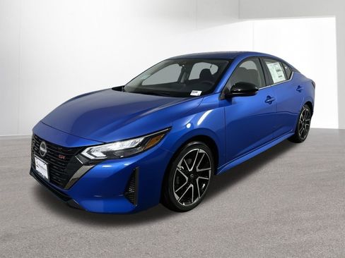 New 2025 Nissan Sentra SR image 1