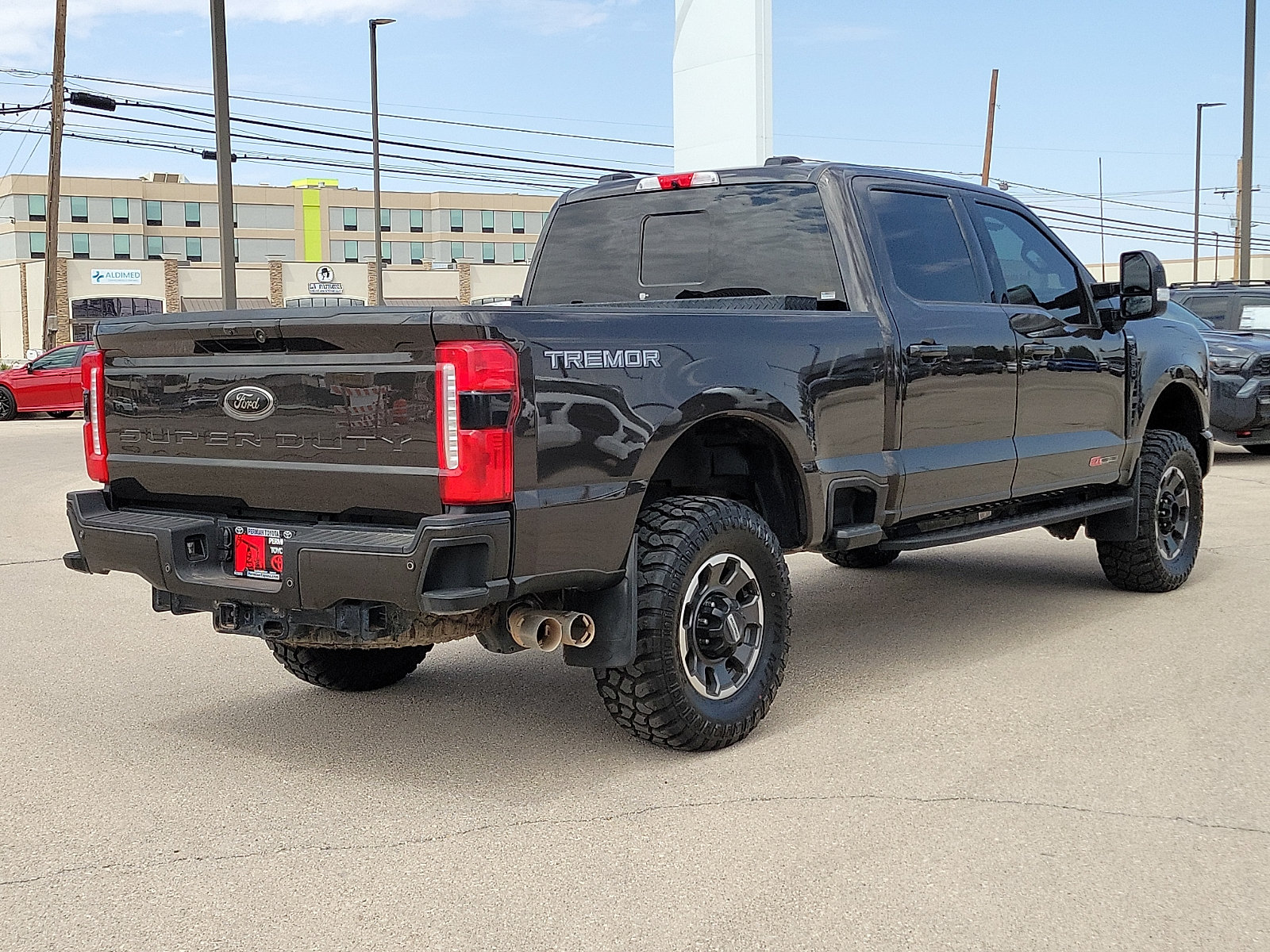 Used 2024 Ford F250 Lariat w/ Lariat Ultimate Package AWD/4WD image 4