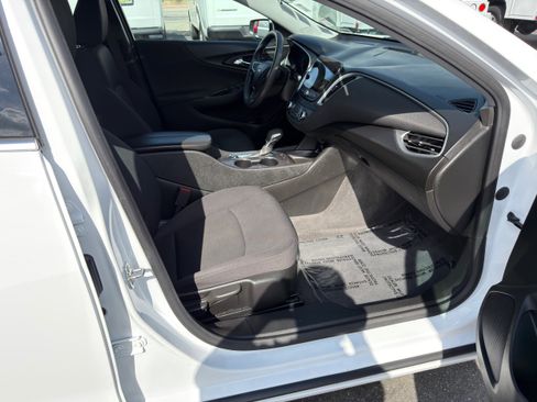 Used 2024 Chevrolet Malibu LT image 10