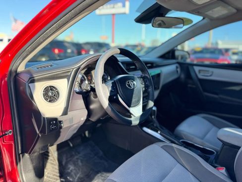 Used 2018 Toyota Corolla LE image 13