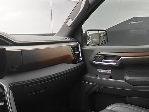 Used 2024 GMC Sierra 1500 Denali w/ Technology Package AWD/4WD image 28