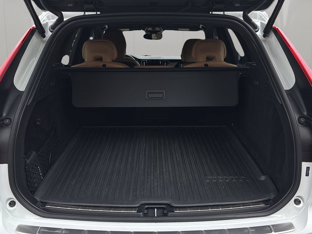Used 2023 Volvo XC60 B5 Ultimate AWD/4WD image 10