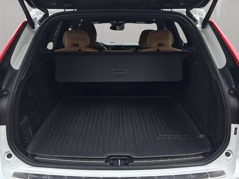Used 2023 Volvo XC60 B5 Ultimate w/ Climate Package AWD/4WD image 10