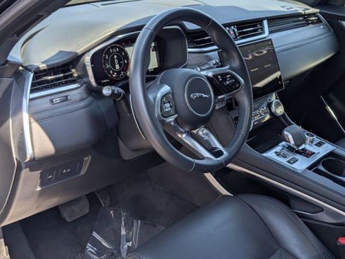 Used 2023 Jaguar F-PACE S image 10