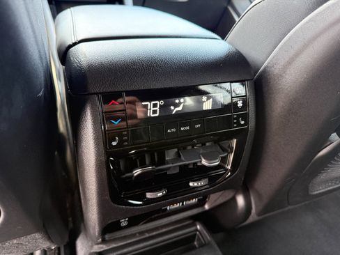 Used 2022 Jeep Grand Cherokee L Limited image 19