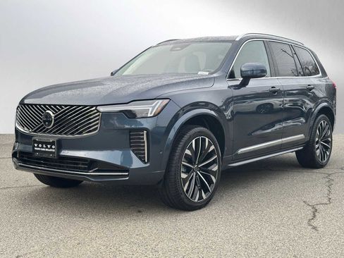 Certified 2025 Volvo XC90 B6 Plus image 7