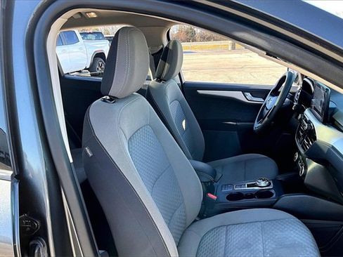 Used 2020 Ford Escape SE image 29