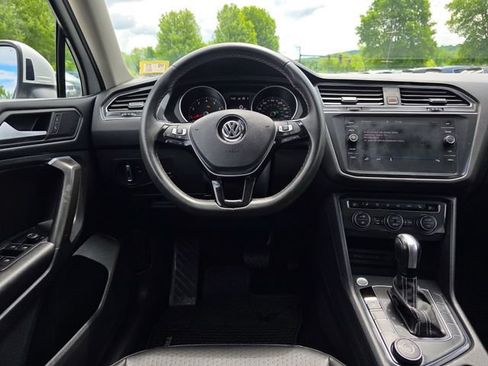 Used 2021 Volkswagen Tiguan SE AWD/4WD image 19