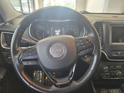Used 2021 Jeep Cherokee Latitude Plus AWD/4WD image 19