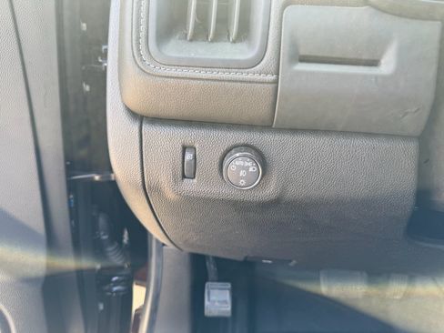 Used 2022 GMC Canyon Elevation w/ Elevation Premium Package RWD image 10