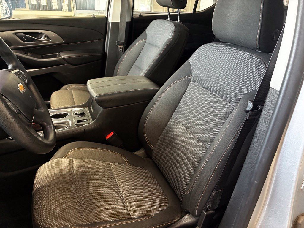 Used 2019 Chevrolet Traverse LS FWD image 9